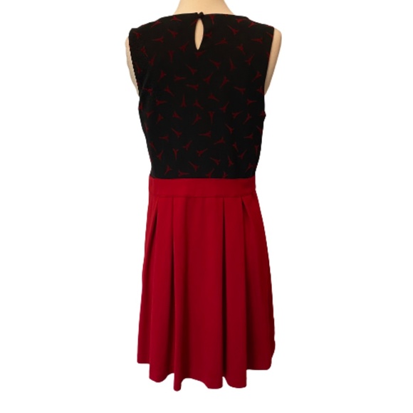 ELLE Dress Eiffel Tower Paris Pleated Ponte Knit Sleeveless Black Red Size 10 - Picture 5 of 13